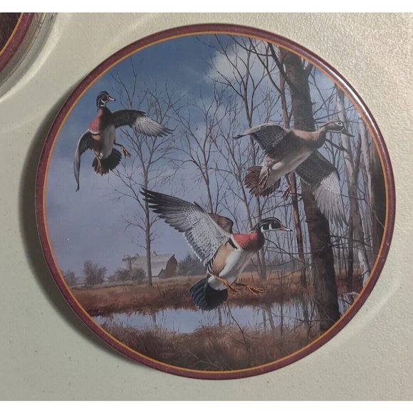 Vtg Dave Maass Duck 9.75" Round Tin Lake City Minnesota Wild Wings Artwork Rare - Picture 4 of 16